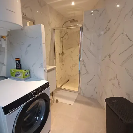 Apartament Modern In Downtown With High Speed Internet And Workspace Roubaix