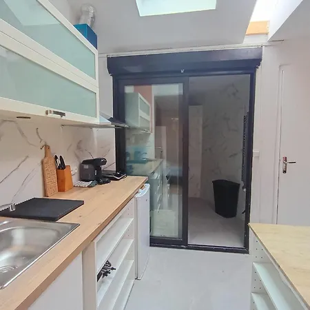 Apartament Modern In Downtown With High Speed Internet And Workspace Roubaix